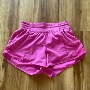 Lululemon Hotty Hot high rise short 2.5” sonic pink size 4
